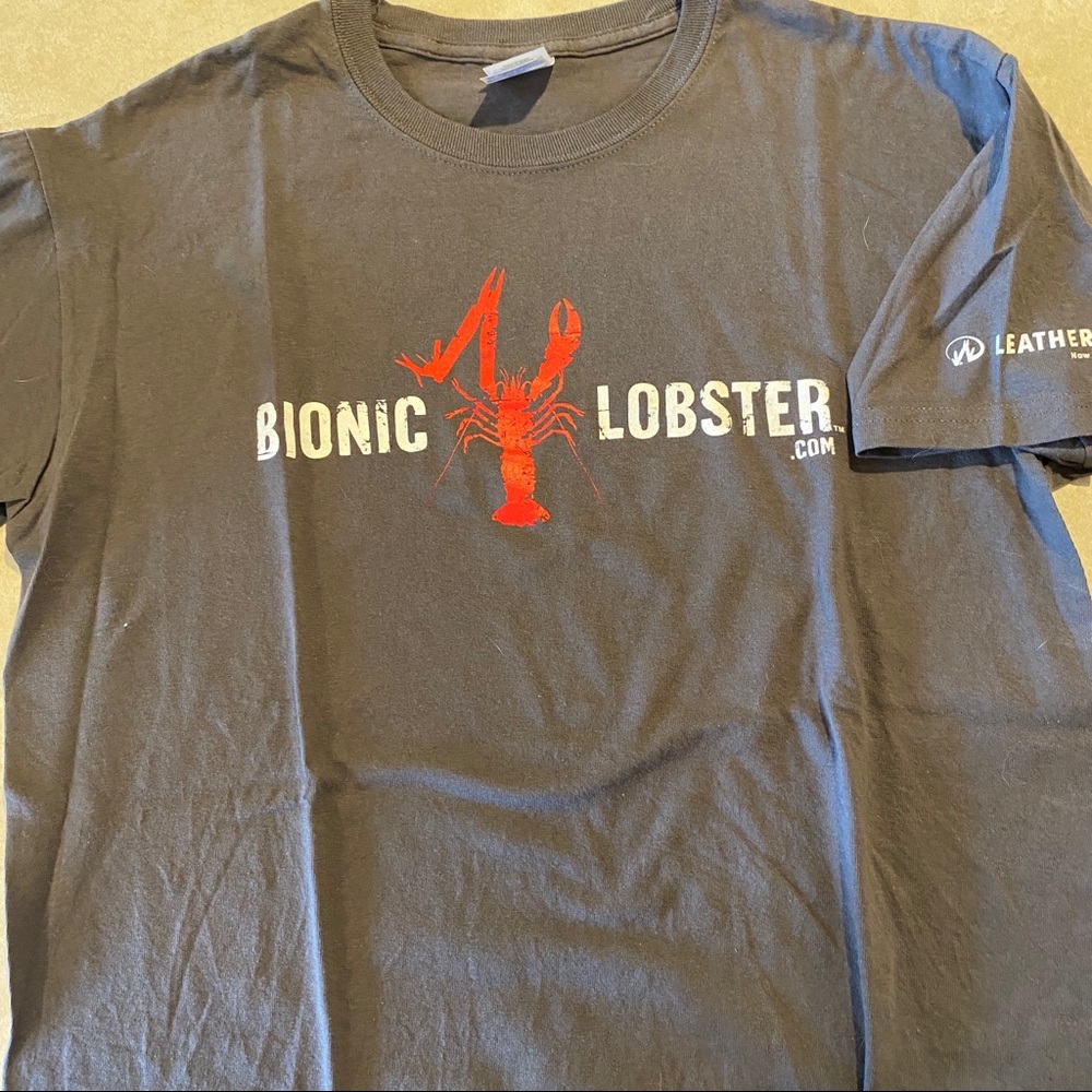 NWOT.?Leatherman Bionic Lobster Gray t-shirt